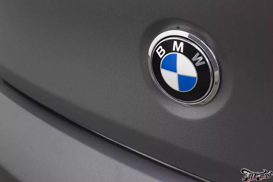 BMW 6 (E63). Оклейка кузова в серый мат.